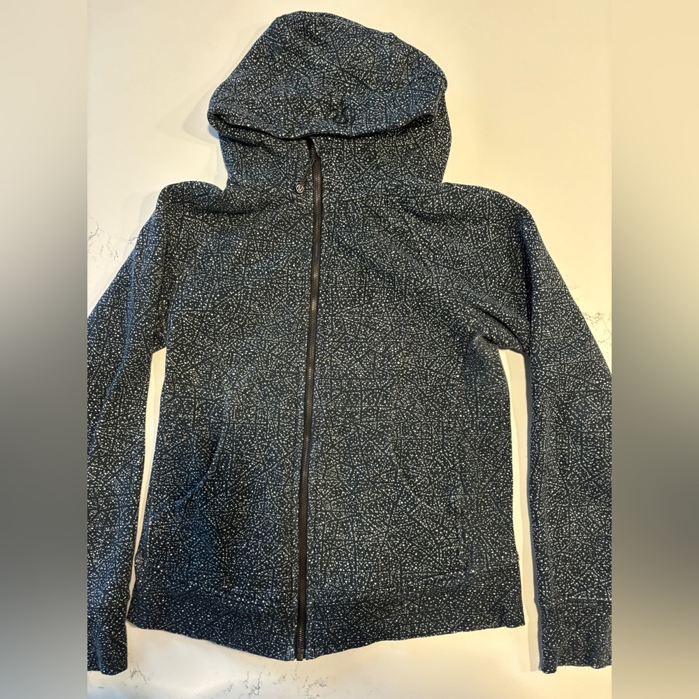 Lululemon scuba hoodie size 10. Blue/Black.